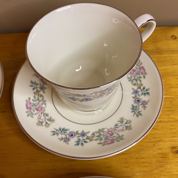 Royal Doulton Minton “Summer Song” Tea Cups and Saucers Set of 4 - Picture 8 of 15